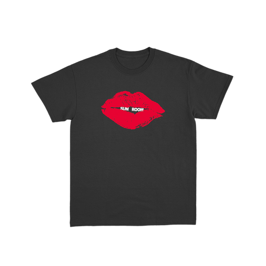 Kiss Tee